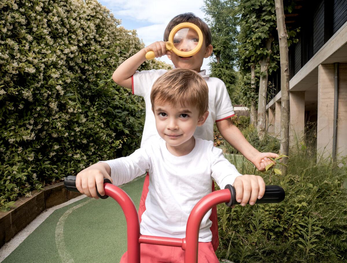 kid_playing
